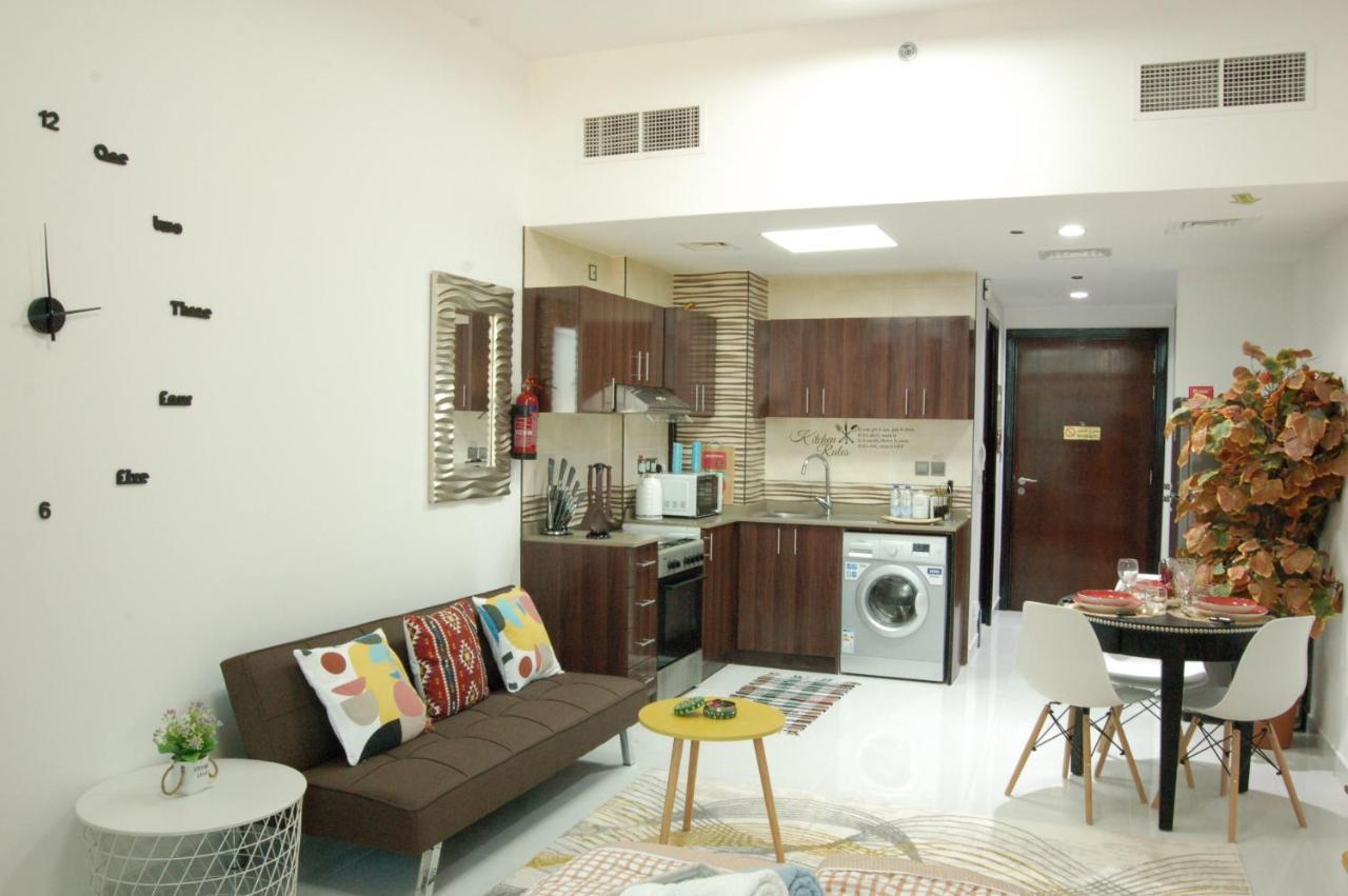 Beautiful Studio Appartment Near Dubai Global Village Luaran gambar