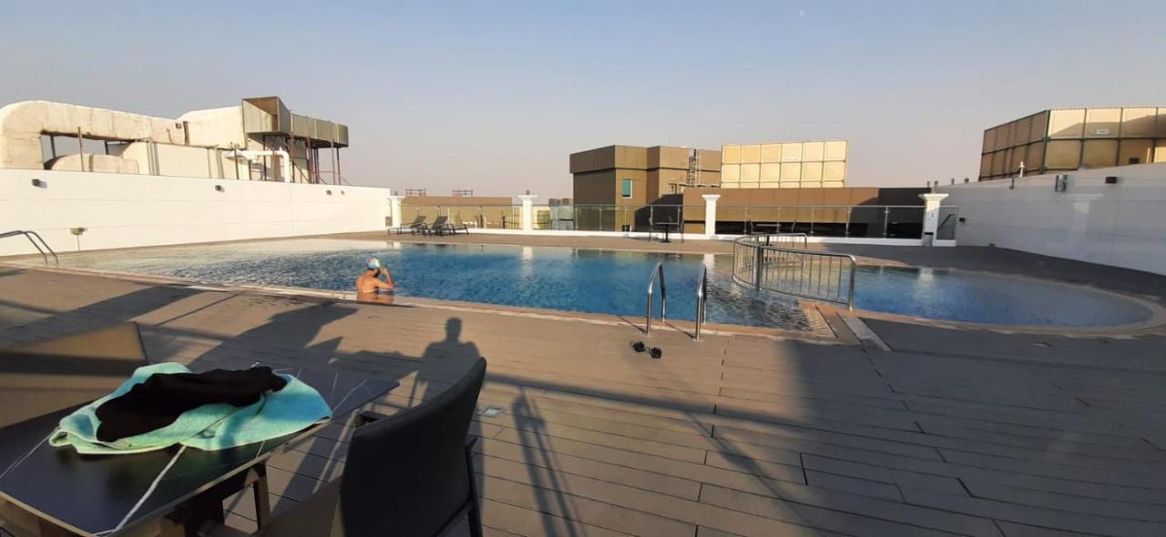 Beautiful Studio Appartment Near Dubai Global Village Luaran gambar