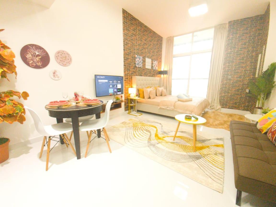 Beautiful Studio Appartment Near Dubai Global Village Luaran gambar