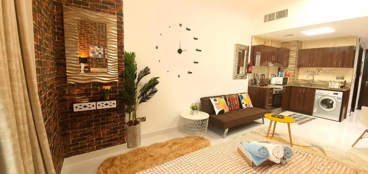 Beautiful Studio Appartment Near Dubai Global Village Luaran gambar